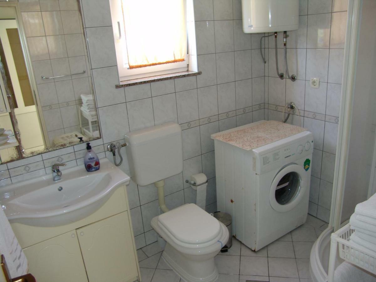 Apartment Mihalj Jadrija First Floor ชิเบนิก ภายนอก รูปภาพ